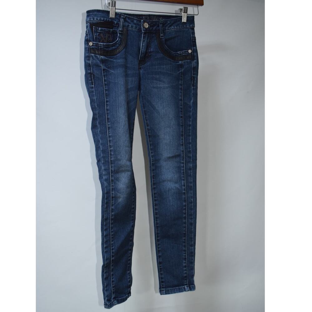 Von Dutch Women’s Size 27 Dark Wash Embroidered Low Rise Jeans